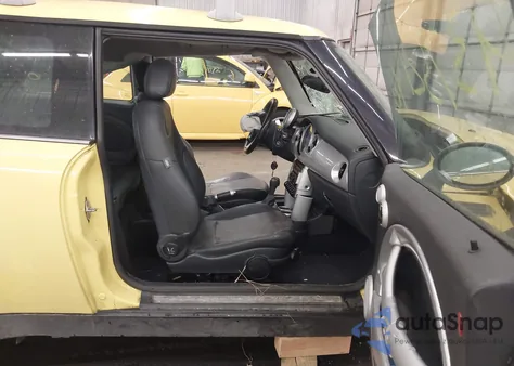 2005 Mini Cooper from USA, damaged, VIN WMWRC33545TJ71991